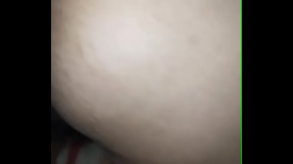 Madre soltera me da las nalgas, está deliciosa tetona y culona.